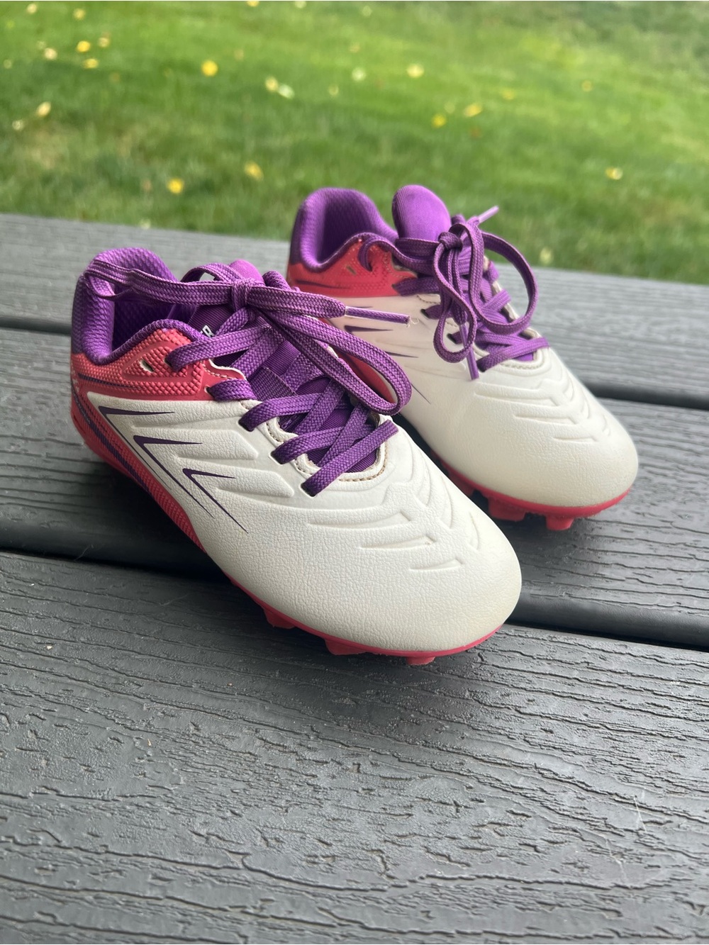 DSG kids size 10 soccer cleats